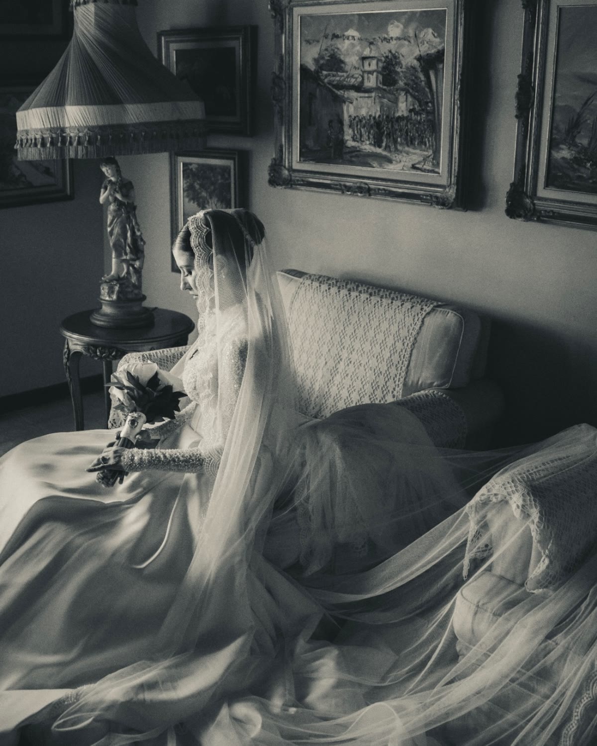 Novia Rosewood — retrato editorial en blanco y negro
