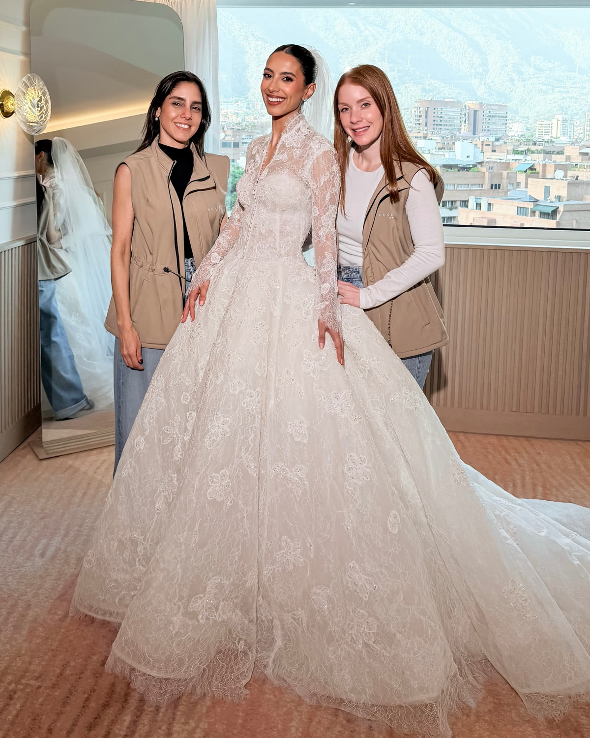 Prueba privada en Rosewood Brides — atención personalizada frente al Ávila