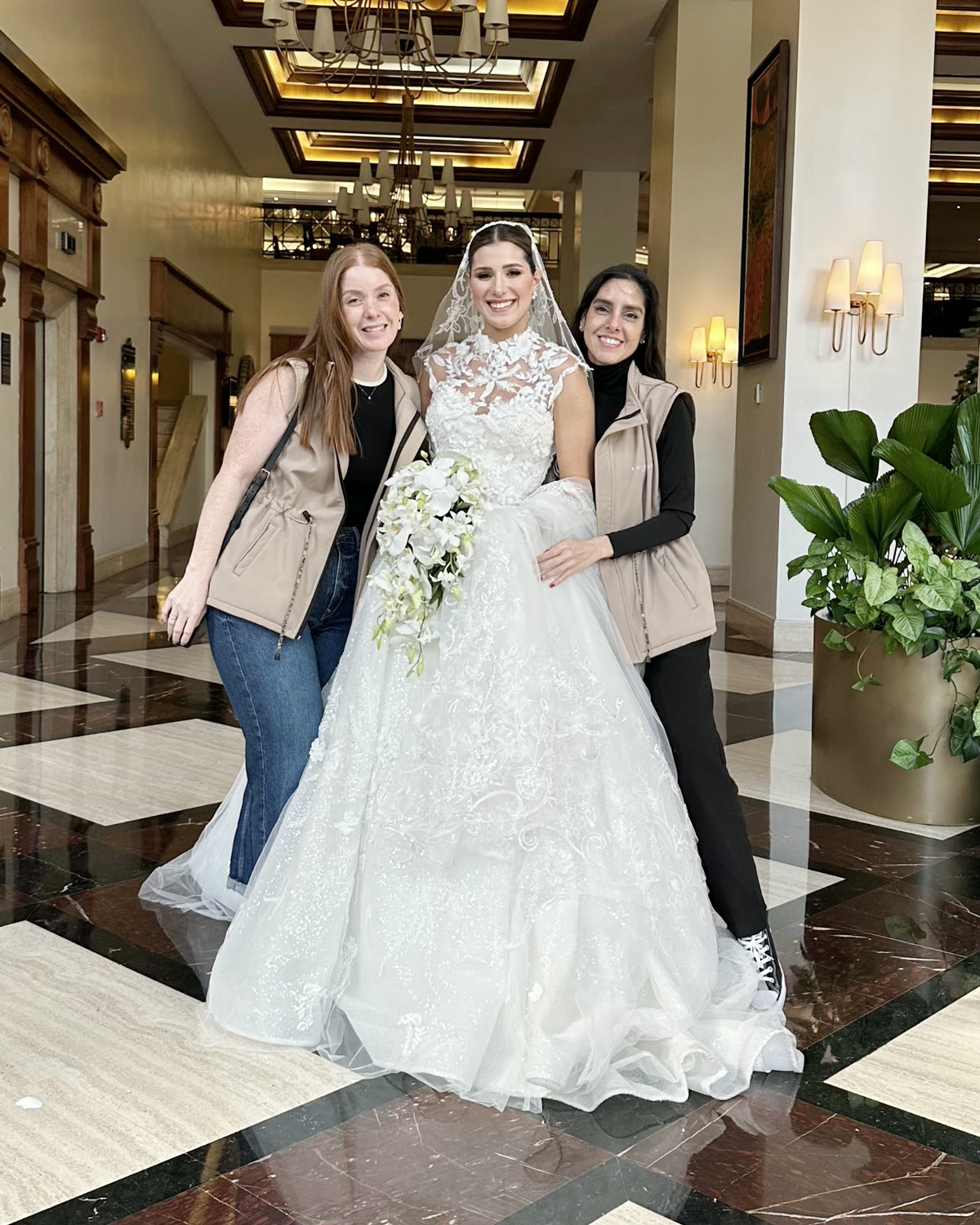 Equipo Rosewood Brides junto a nuestras novias