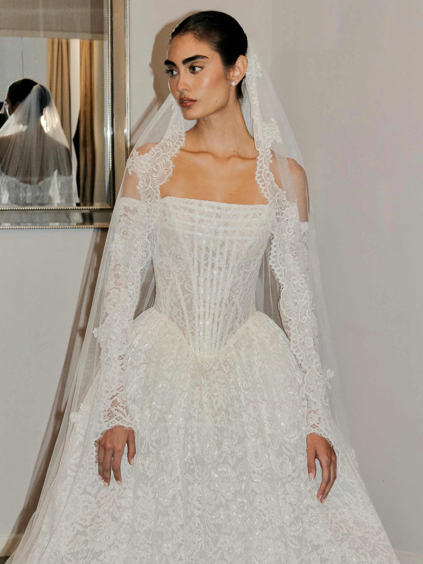 Rosewood Brides — curaduría internacional de moda nupcial en Caracas